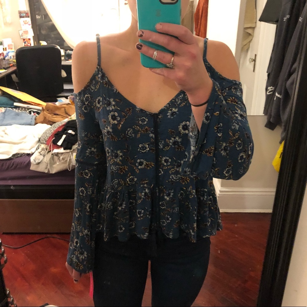 Boho bell sleeve mossimo top